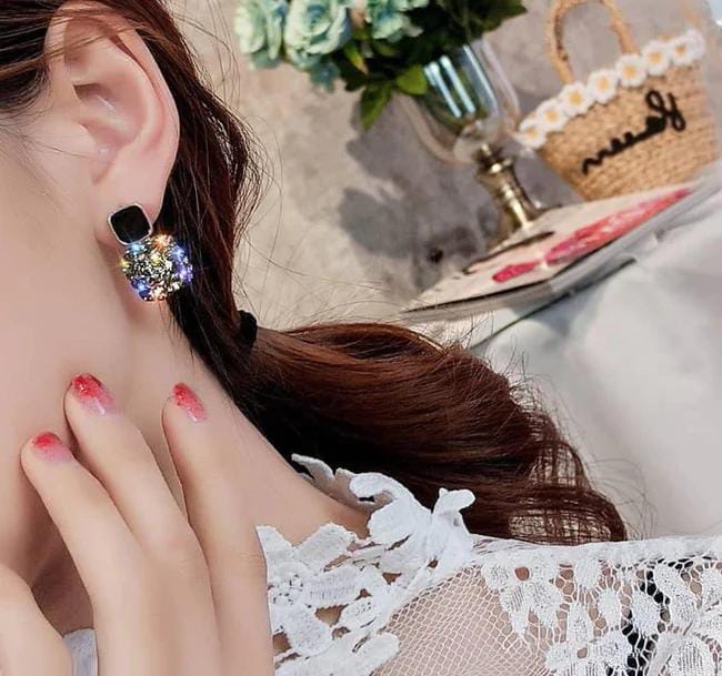 AEDH157  Traditional Teardrop Ear Earrings Pair