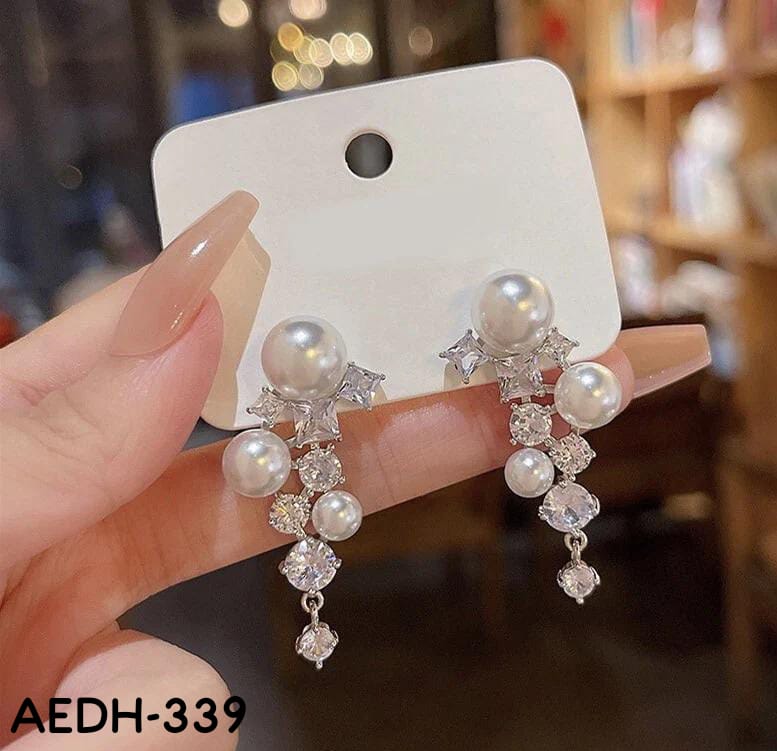 AEDH339  Pearl Ear Drop Earrings Pair